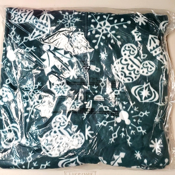 ❤️NWT VINTAGE TORRID PAJAMA DISNEY CHRISTMAS HOLIDAY MICKEY MOUSE ONESIE PLUS - Picture 6 of 12